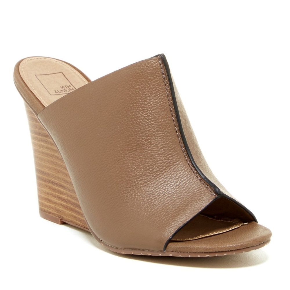 NWT 14th & Union Taryn Wedge Sandal